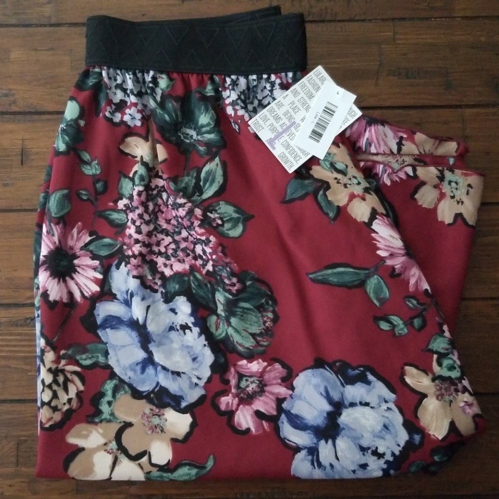 NWT L Lularoe Lola Skirt in Wine w/ Floral Print